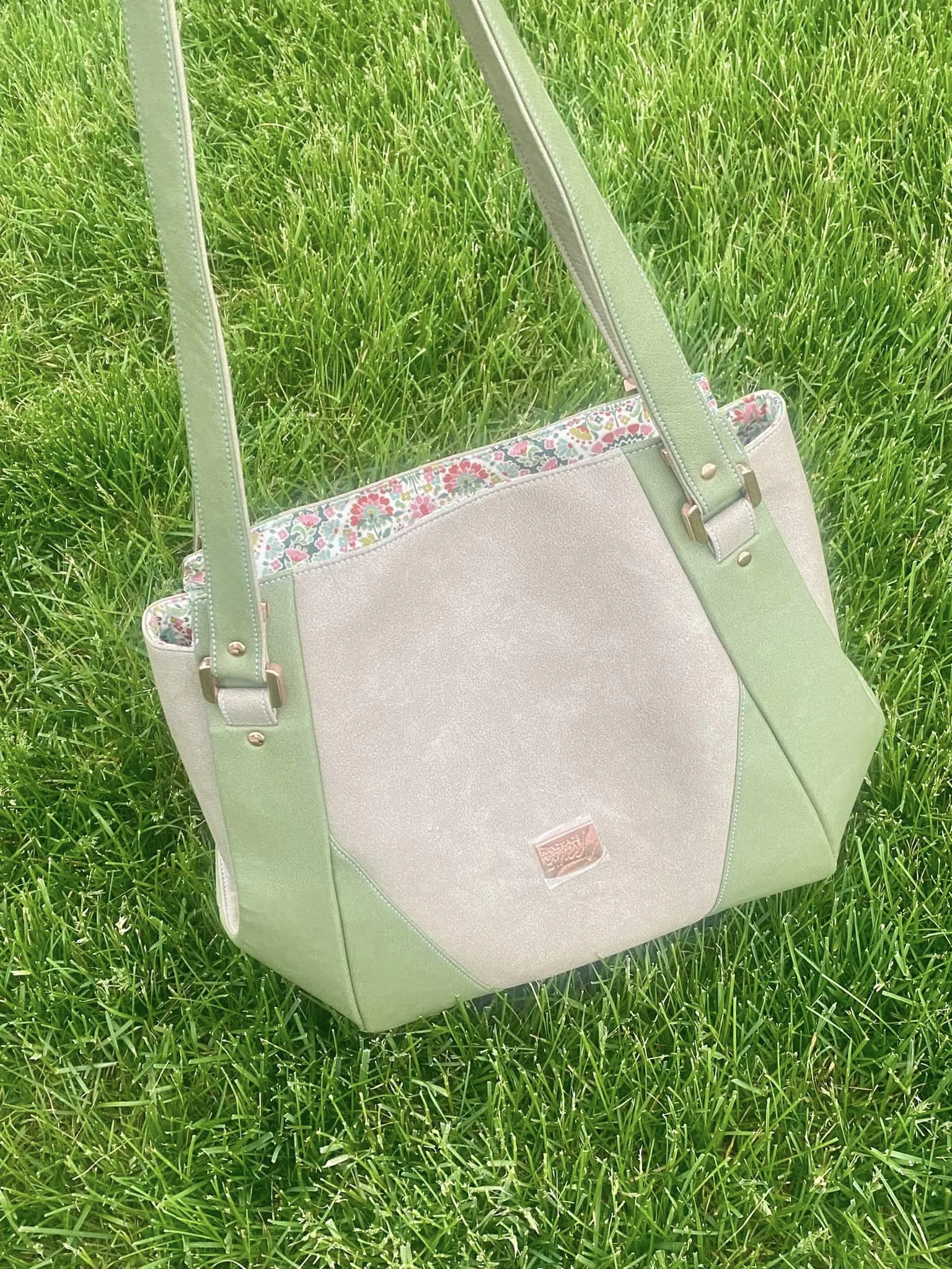 The Samaren Shoulder Bag PDF Pattern with Videos