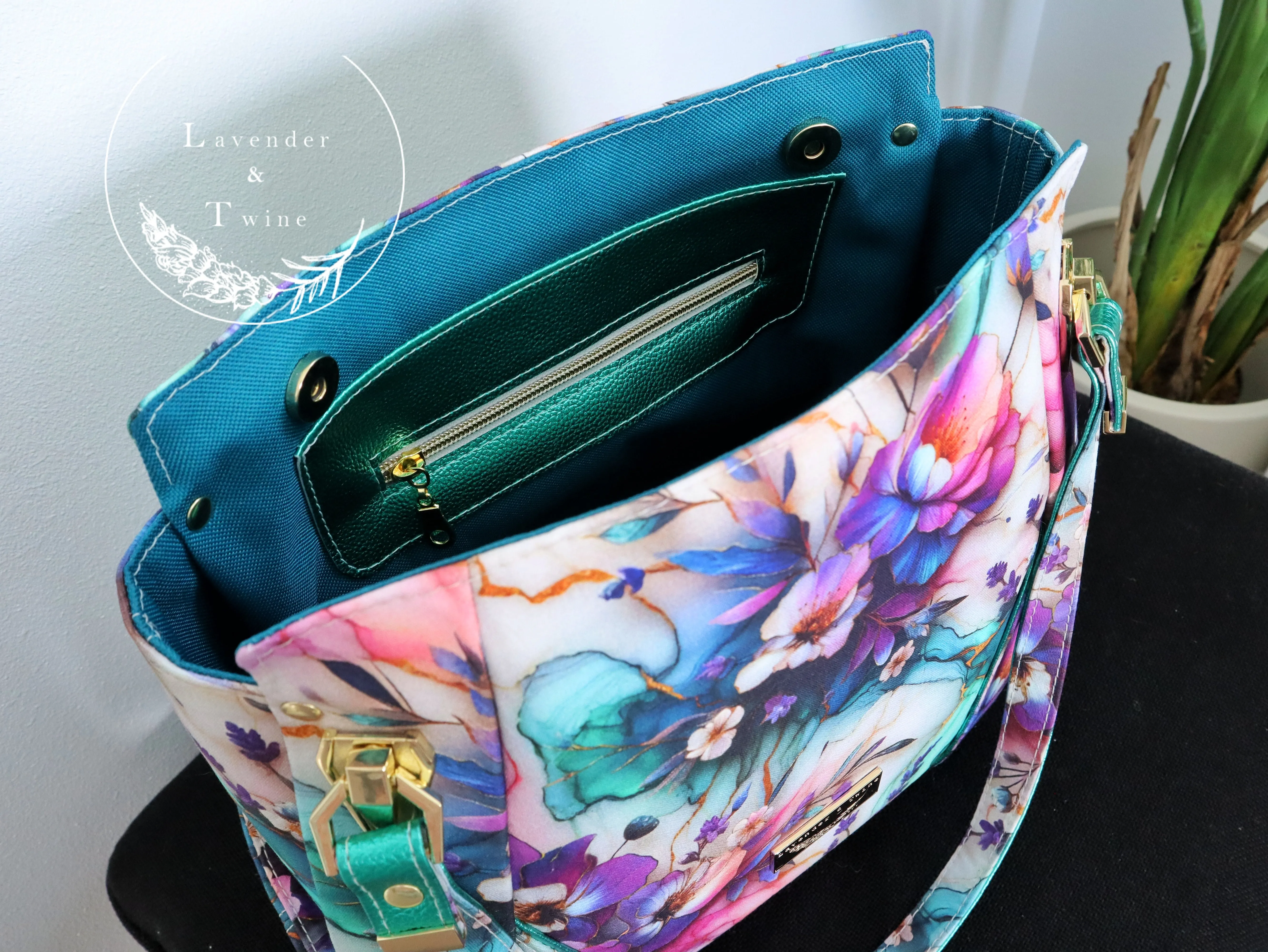 The Samaren Shoulder Bag PDF Pattern with Videos