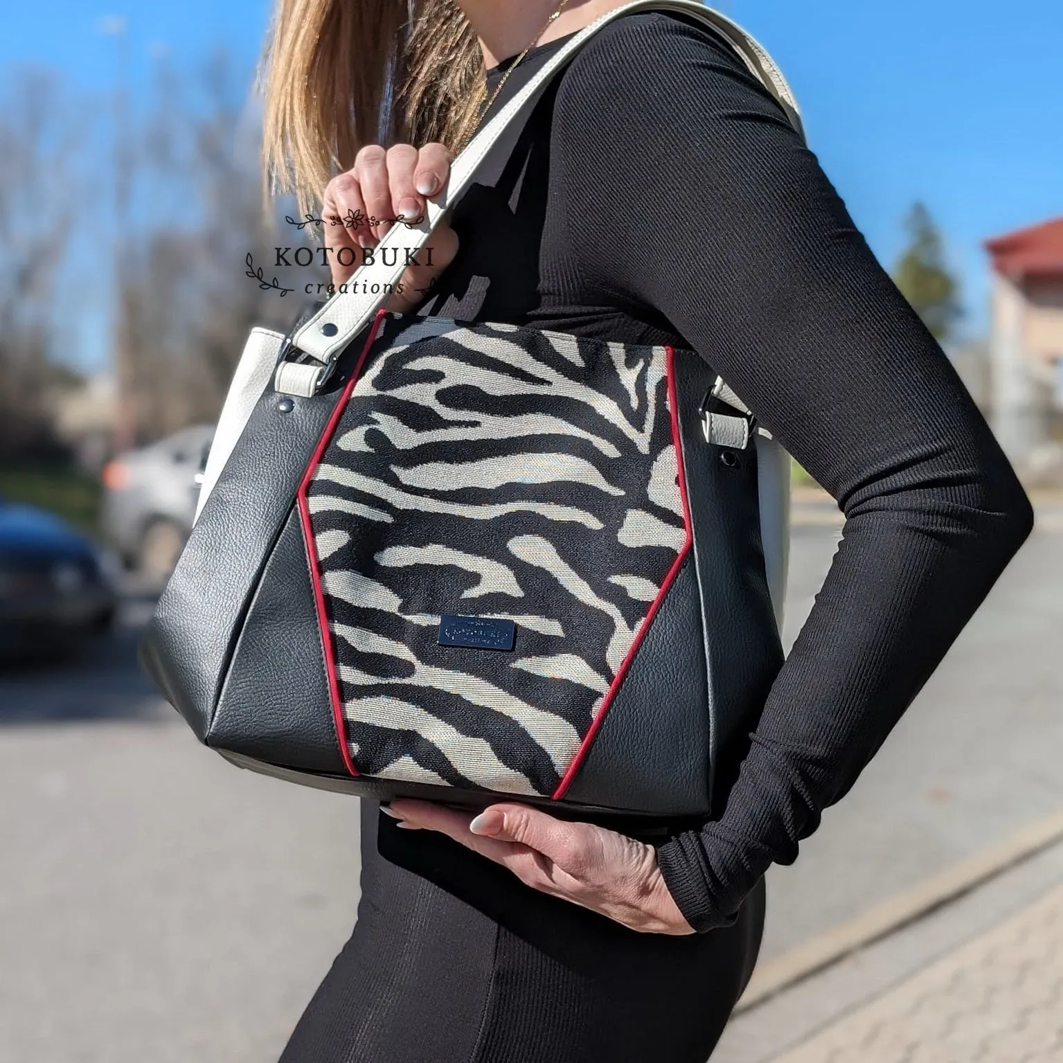 The Samaren Shoulder Bag PDF Pattern with Videos