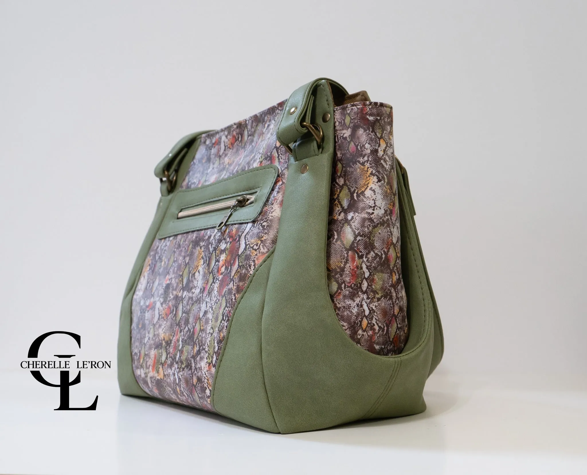The Samaren Shoulder Bag PDF Pattern with Videos