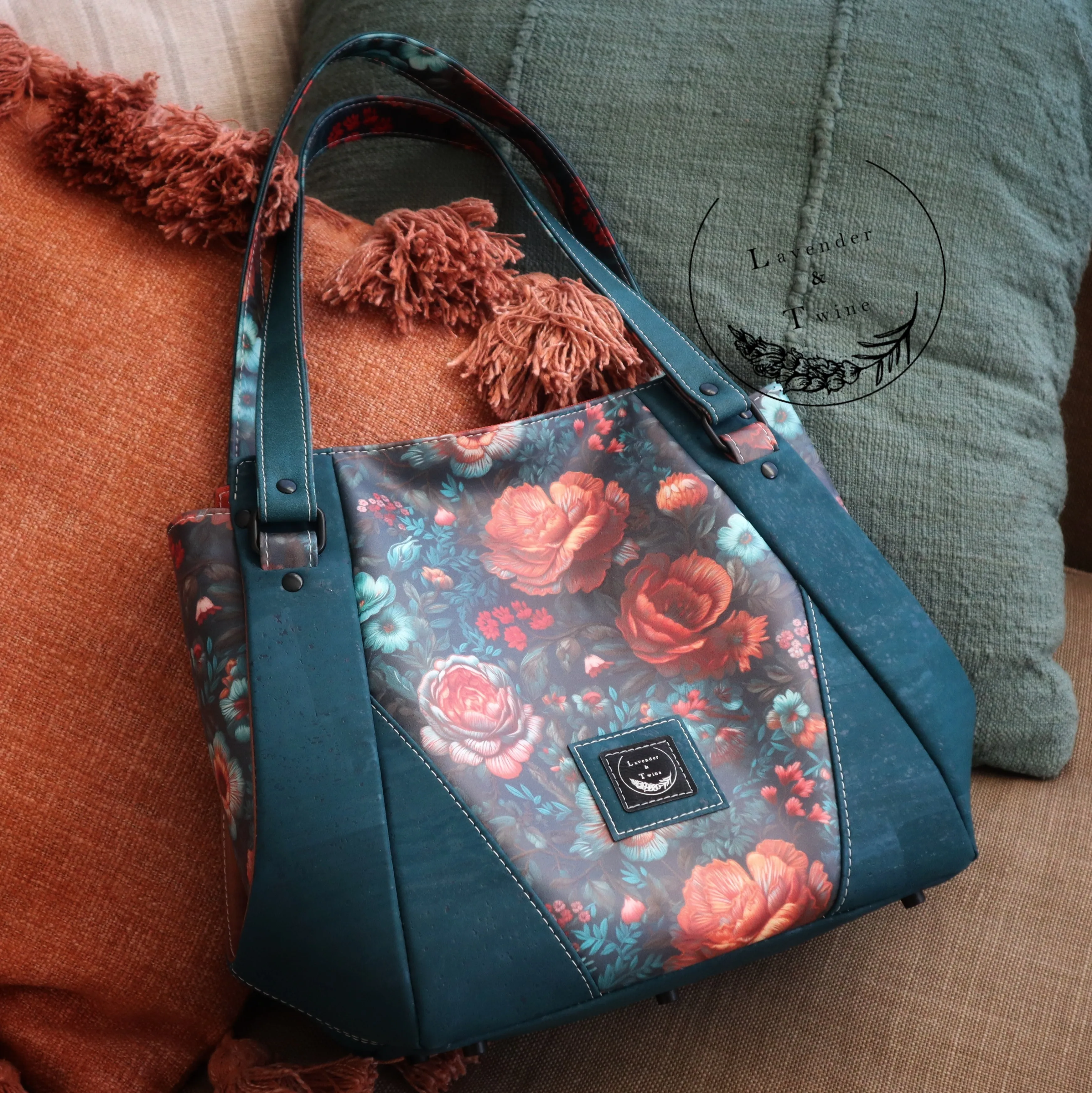 The Samaren Shoulder Bag PDF Pattern with Videos