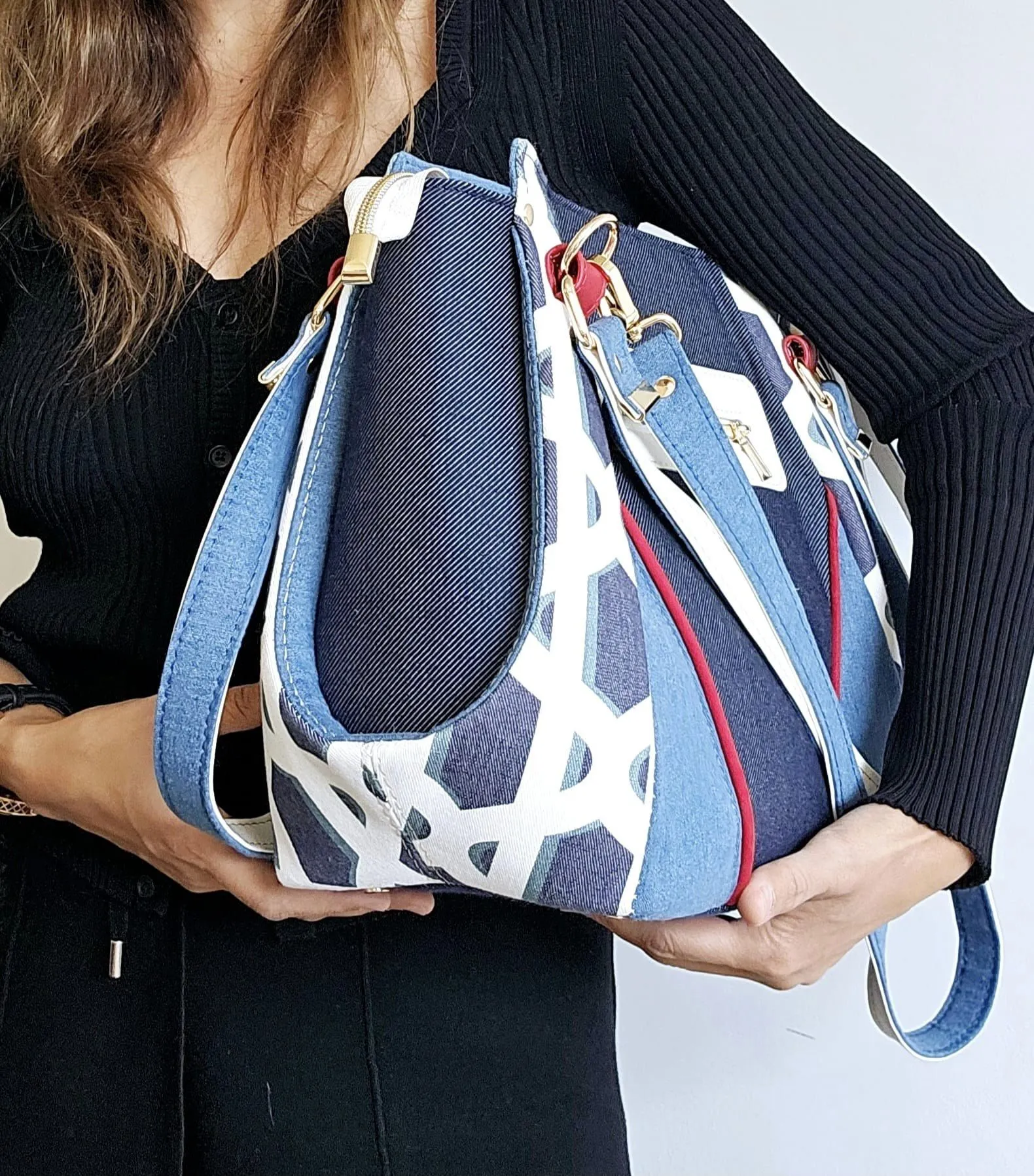 The Samaren Shoulder Bag PDF Pattern with Videos