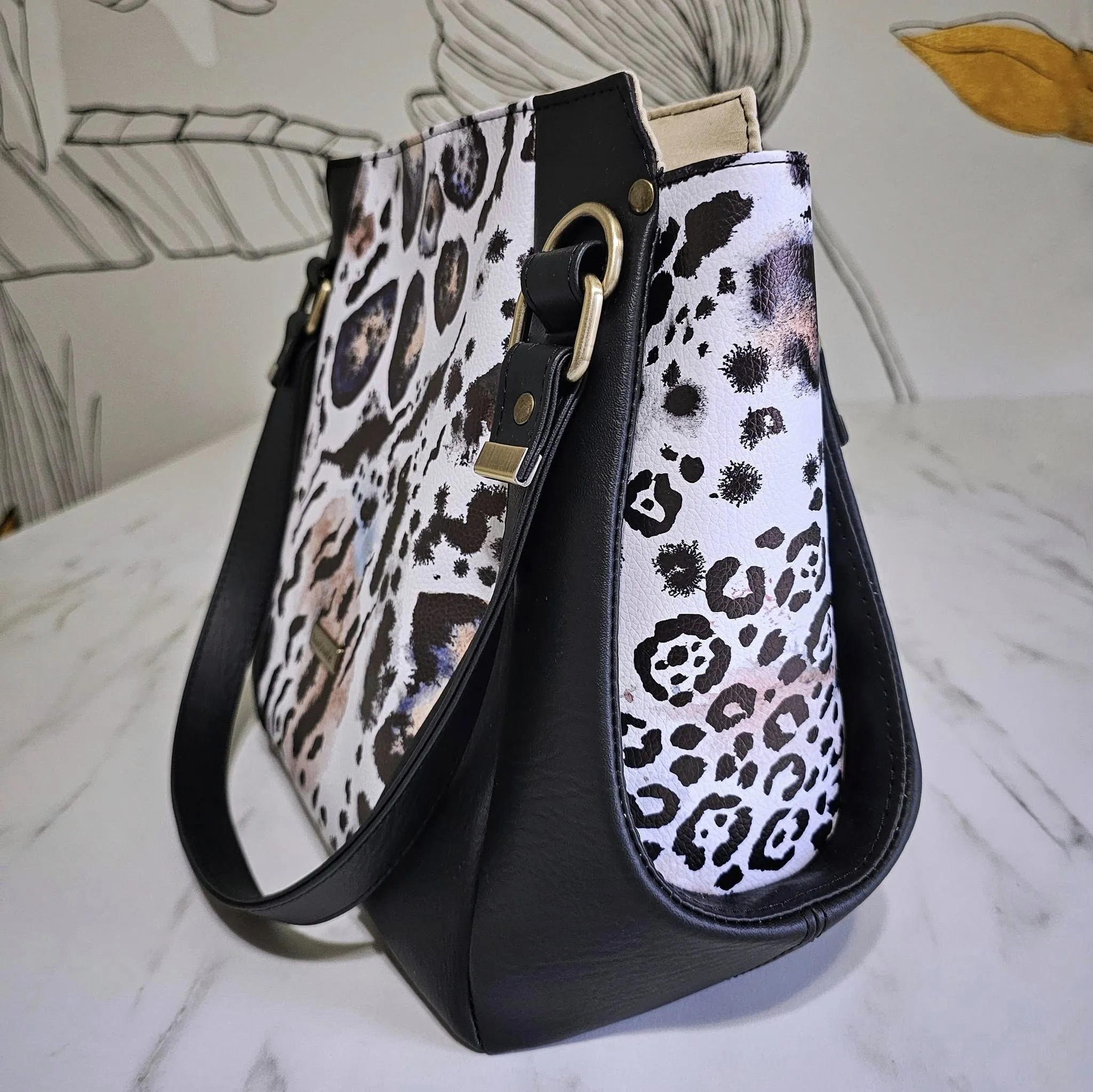 The Samaren Shoulder Bag PDF Pattern with Videos