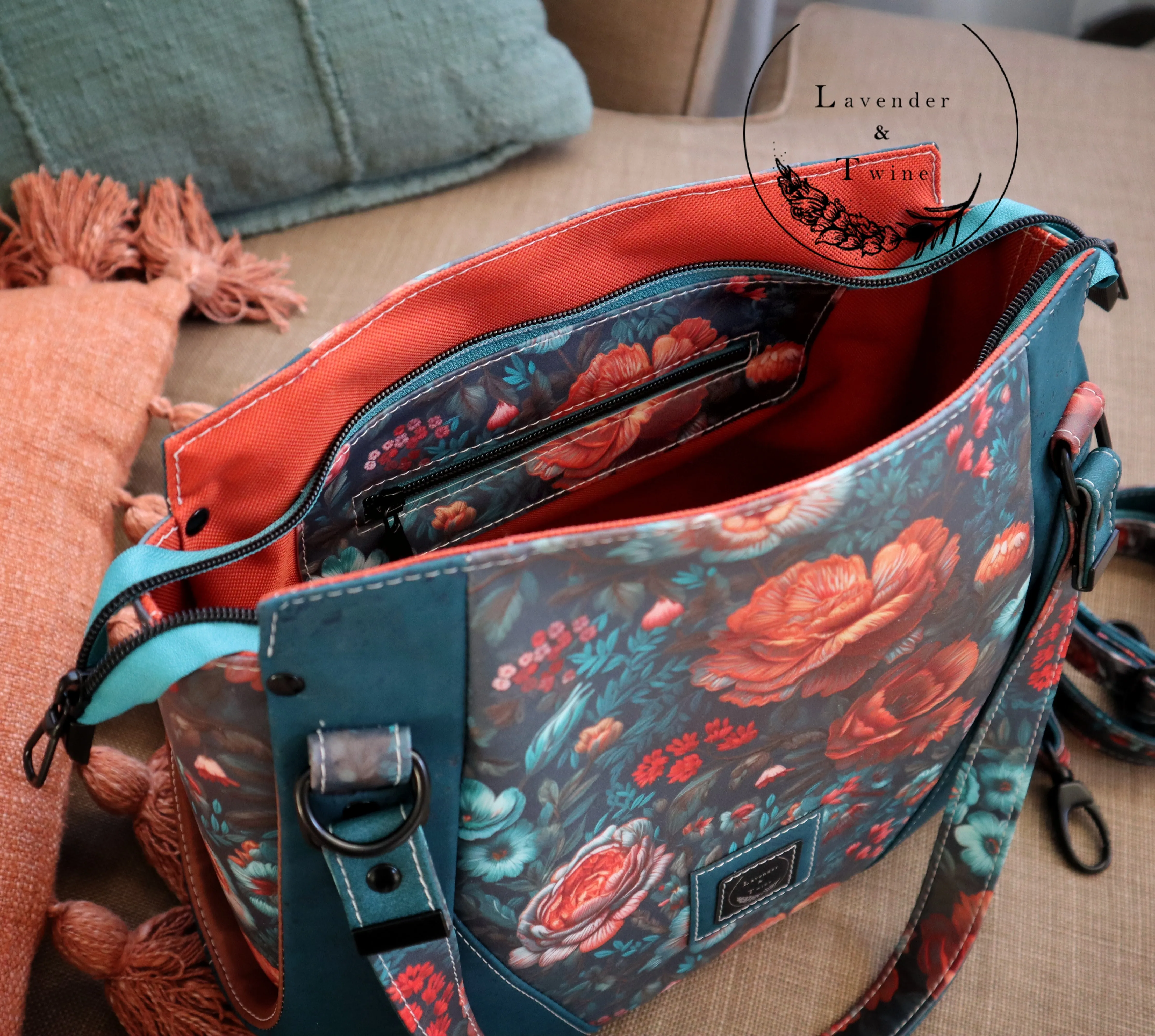 The Samaren Shoulder Bag PDF Pattern with Videos