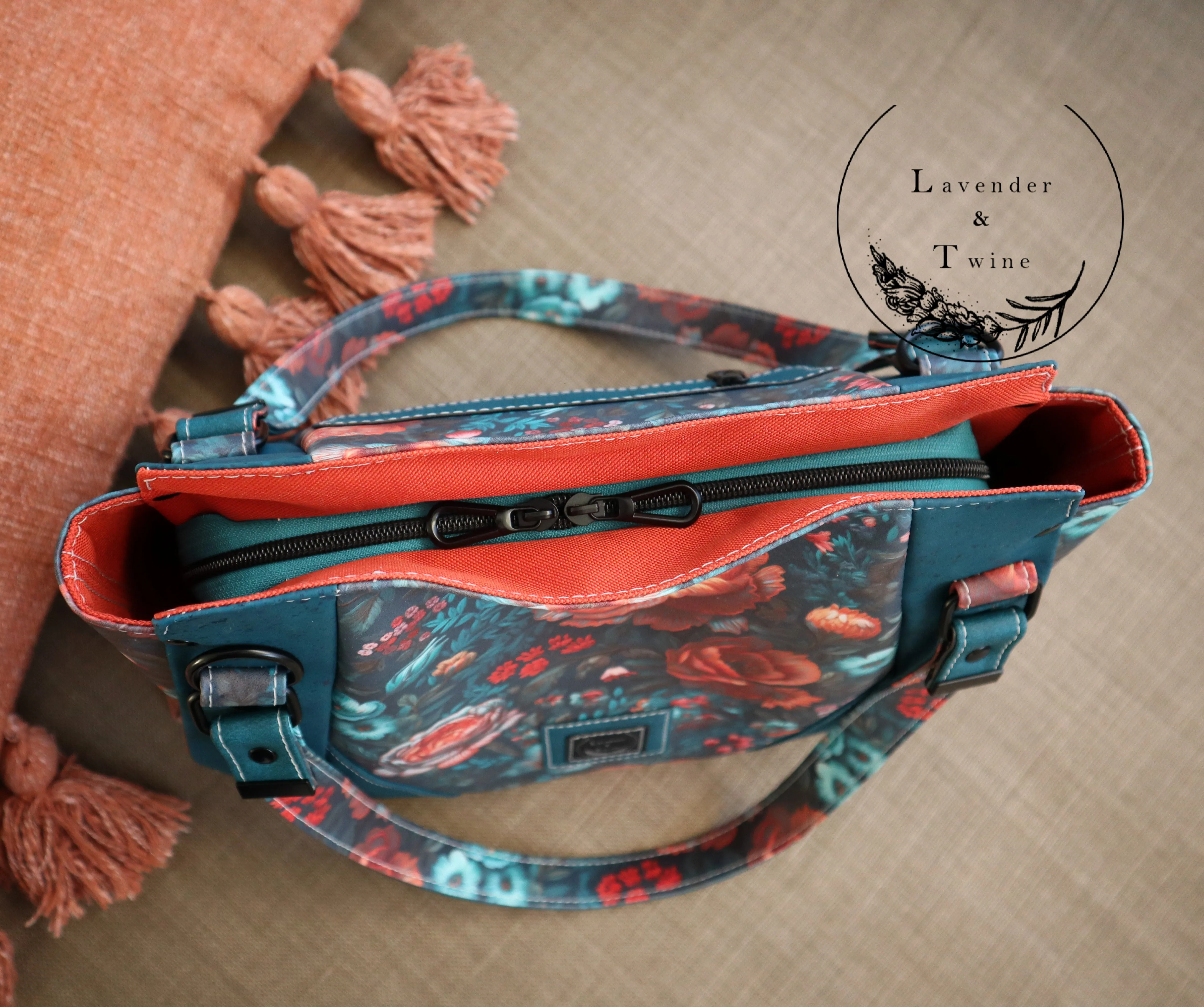 The Samaren Shoulder Bag PDF Pattern with Videos