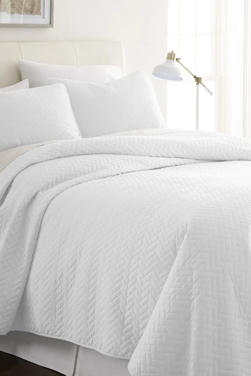 Ultra Soft Herring White Wrinkle Free, Fade Resistant Twin Performance Quilted Coverlet Set by Becky Cameron!
