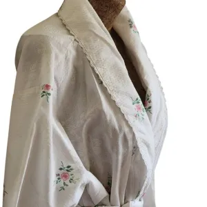 Vintage White Floral Long Robe With Lace Accents &amp; Belted Waist