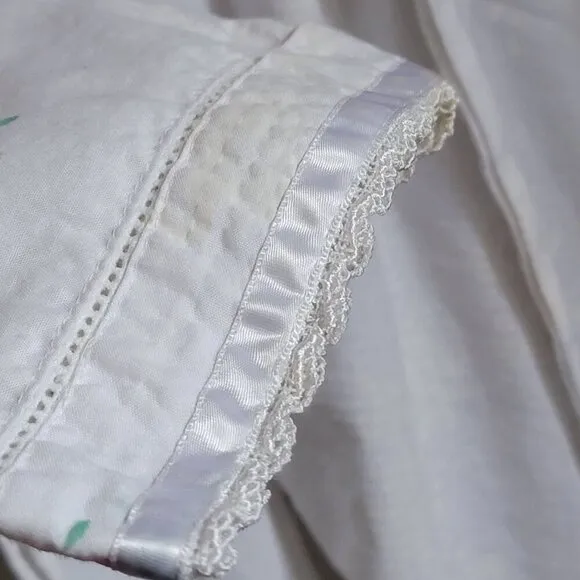 Vintage White Floral Long Robe With Lace Accents &amp; Belted Waist