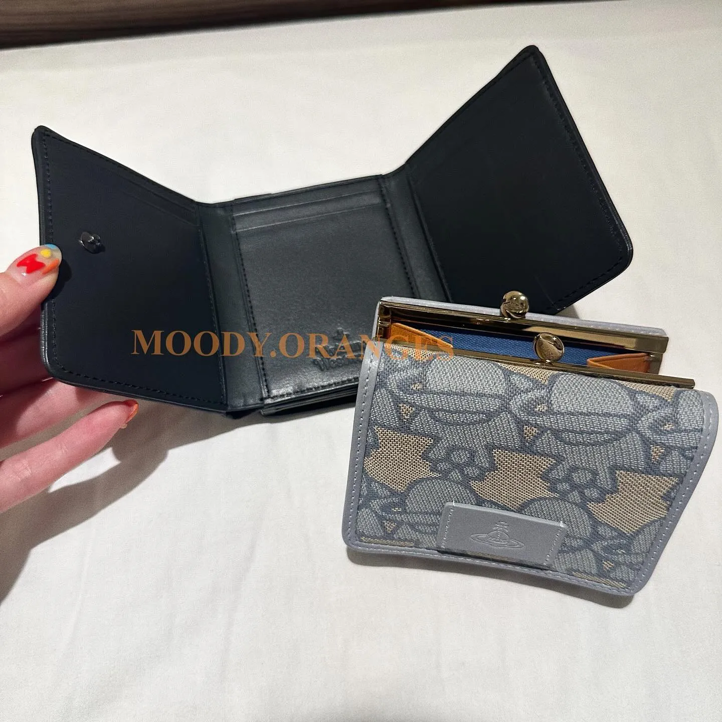 Vivienne Westwood Arrow Orb Jacqurad Wallet (Trifold/Carholder)
