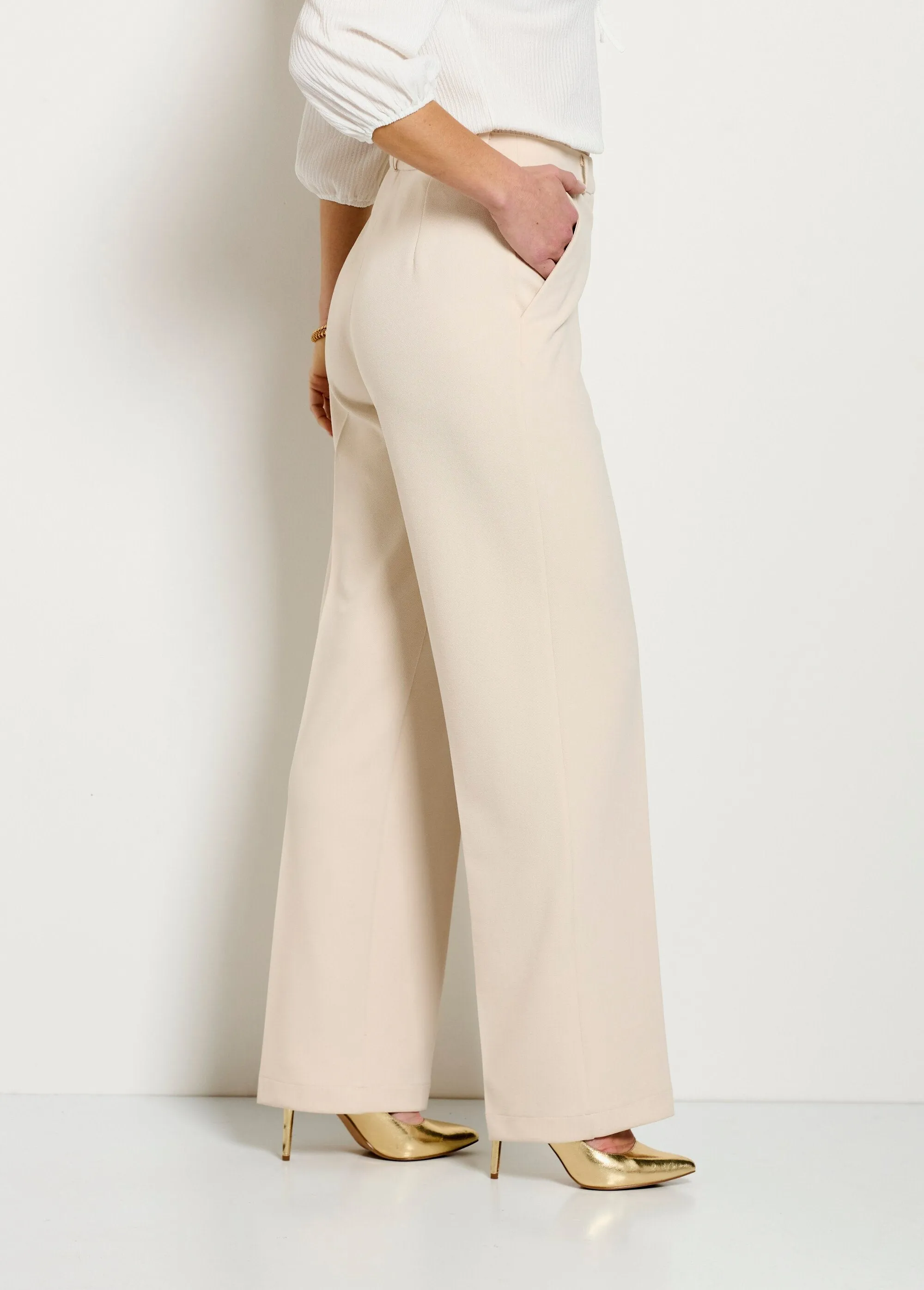 Wide flowing pants