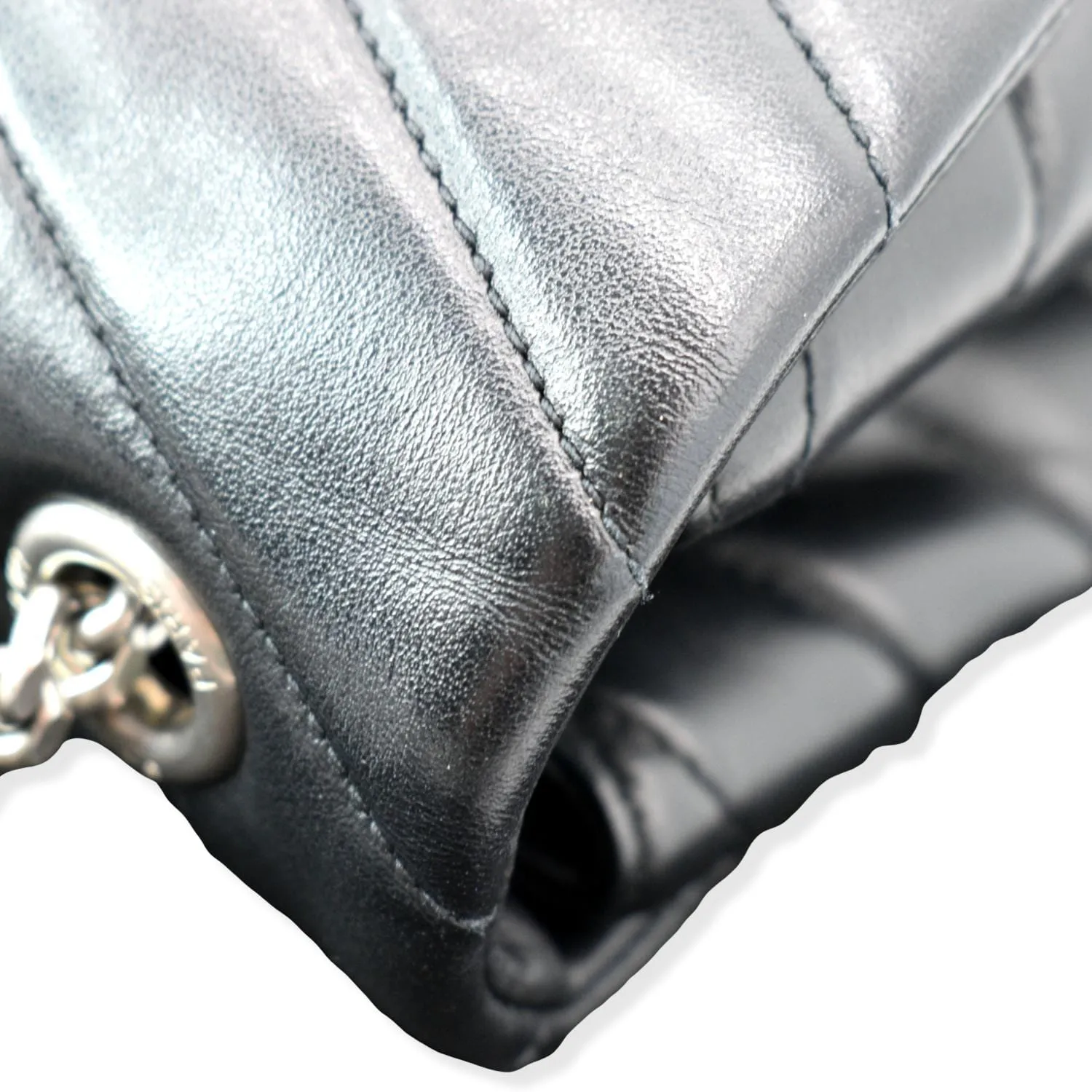 YVES SAINT LAURENT Medium Loulou Matelasse Leather Chain Shoulder Bag Black